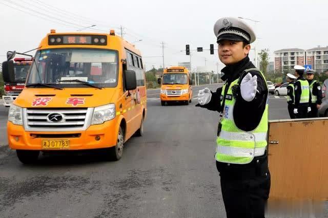 常德交警直属二大队：积极参加湘北运输集团道路运输安全事故应急救援演练